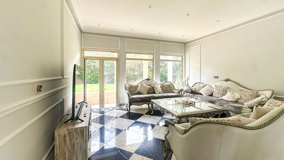 Awesome villa in Arabian Ranches with private pool, picture 1