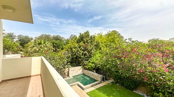 Awesome villa in Arabian Ranches with private pool, picture 16