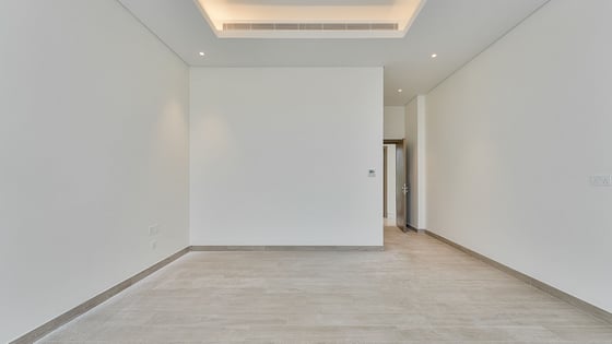Stunning Villa in MBR City with community view, picture 17