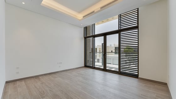Stunning Villa in MBR City with community view, picture 19