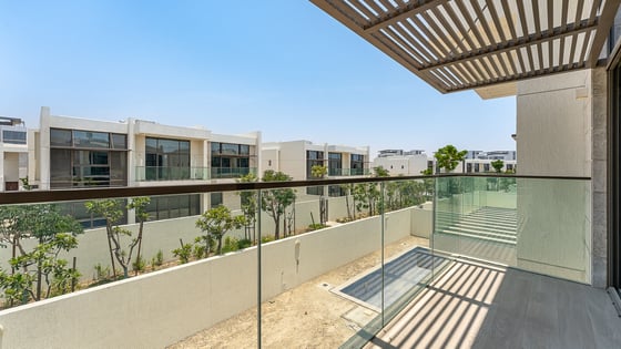 Stunning Villa in MBR City with community view, picture 34