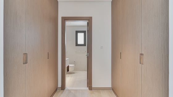 Stunning Villa in MBR City with community view, picture 18