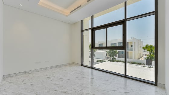 Stunning Villa in MBR City with community view, picture 21