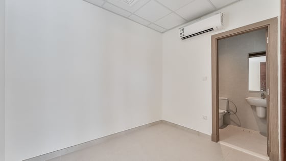 Stunning Villa in MBR City with community view, picture 23