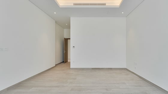 Stunning Villa in MBR City with community view, picture 10