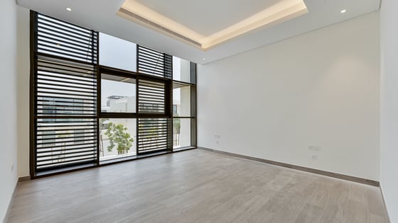 Stunning Villa in MBR City with community view, picture 16
