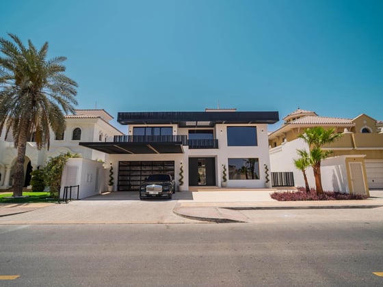 Stunning Villa | Luxurious Living | Private Pool &amp; Gym, picture 34