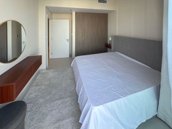 Skyline Luxury | Private Pool &amp; Gym | Waterfront Oasis, picture 7