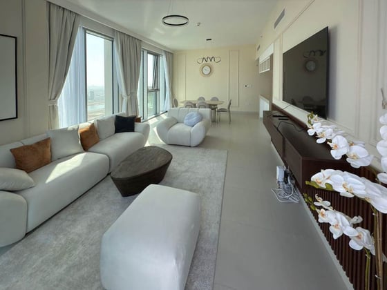 Skyline Luxury | Private Pool &amp; Gym | Waterfront Oasis, picture 2