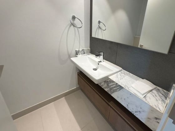 Skyline Luxury | Private Pool &amp; Gym | Waterfront Oasis, picture 13