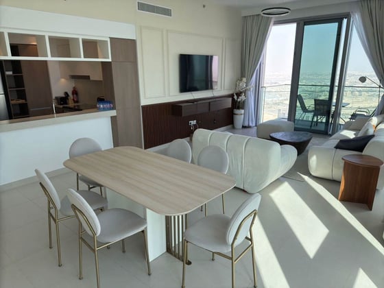 Skyline Luxury | Private Pool &amp; Gym | Waterfront Oasis, picture 4
