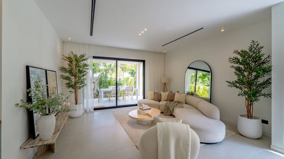 Elegant Villa with Private Pool in Meadows, picture 3