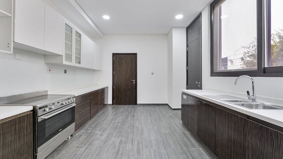 Luxurious apartment in Damac Hills with stunning views, picture 5