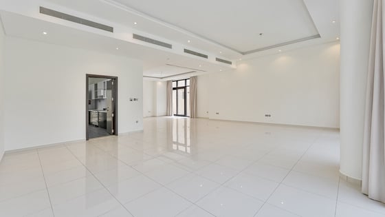 Luxurious apartment in Damac Hills with stunning views, picture 3