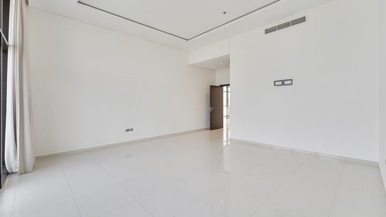 Luxurious apartment in Damac Hills with stunning views, picture 14