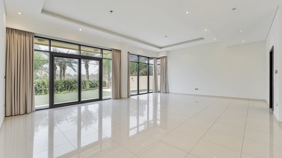Luxurious apartment in Damac Hills with stunning views, picture 1