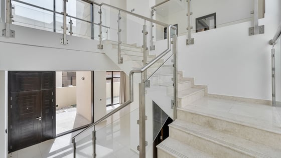 Luxurious apartment in Damac Hills with stunning views, picture 7