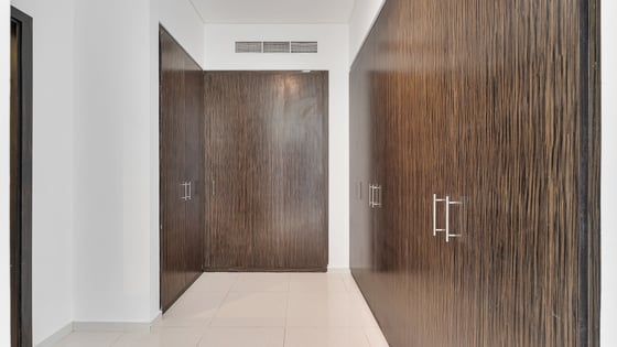 Luxurious apartment in Damac Hills with stunning views, picture 17