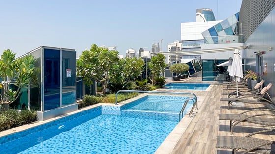 Skyline Views | Modern Finish | Prime Location, picture 1