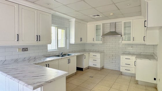 Price reduced | 6BR Villa near the Pool and Park, picture 6