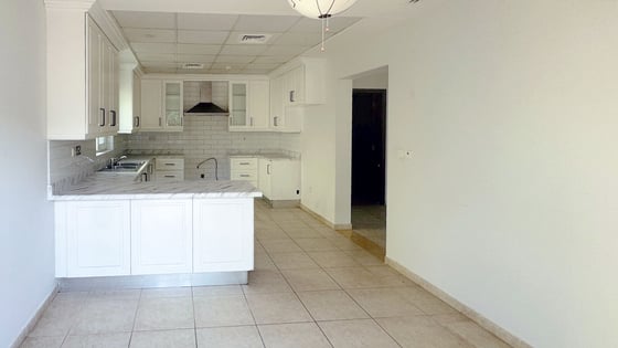Price reduced | 6BR Villa near the Pool and Park, picture 7
