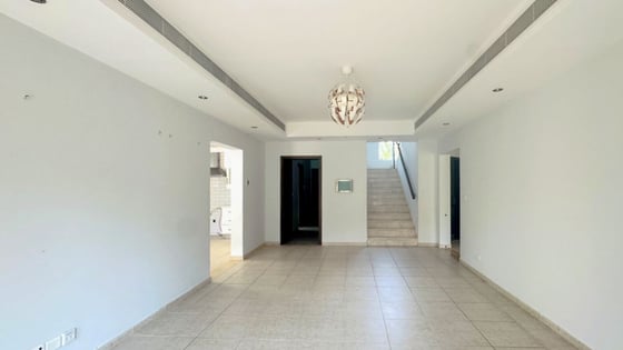 Price reduced | 6BR Villa near the Pool and Park, picture 8