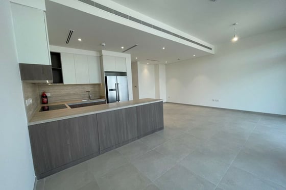 Rented | Prime Location | Pool View, picture 6