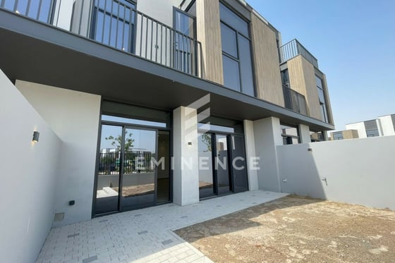 Rented | Prime Location | Pool View, picture 1