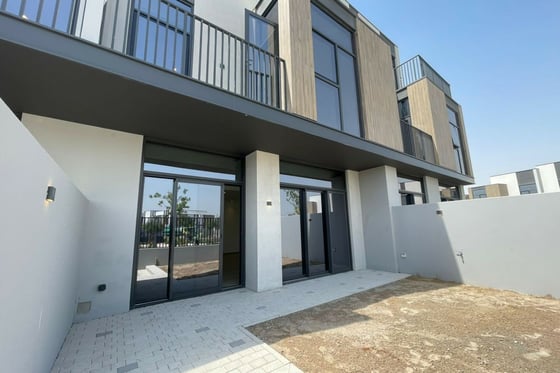 Rented | Prime Location | Pool View, picture 2