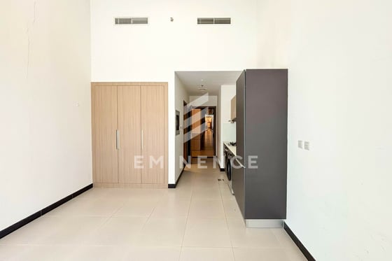 Vacant Now | Double High Ceiling | Terrace, picture 8