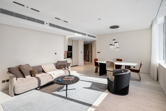 Vacant | Bentley Home | Meticulously Upgraded, picture 3