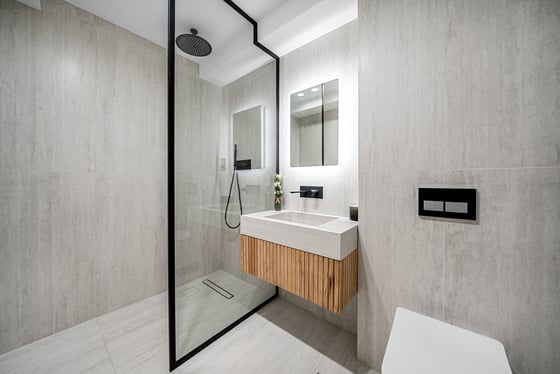 Vacant | Bentley Home | Meticulously Upgraded, picture 11