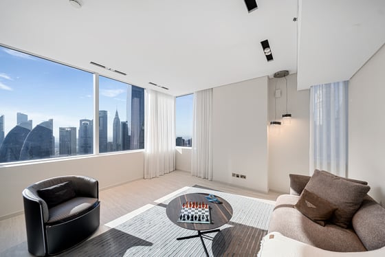 Vacant | Bentley Home | Meticulously Upgraded, picture 1