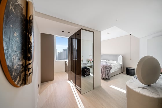 Vacant | Bentley Home | Meticulously Upgraded, picture 8