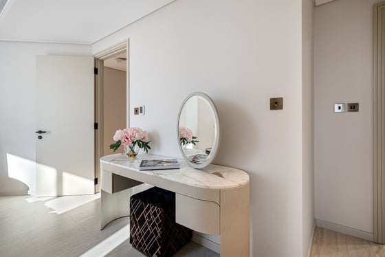 Vacant | Bentley Home | Meticulously Upgraded, picture 7