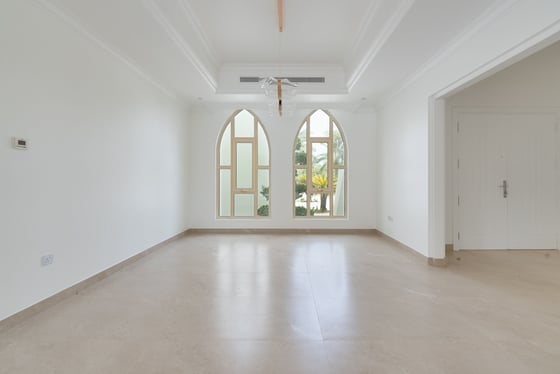 Renovated 4BR Villa | Private Pool | Lake View, picture 7