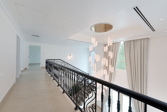 Renovated 4BR Villa | Private Pool | Lake View, picture 14