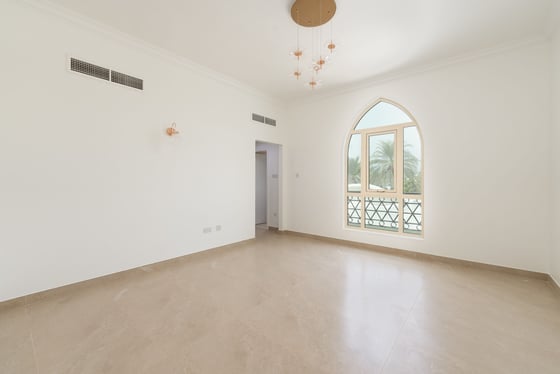 Renovated 4BR Villa | Private Pool | Lake View, picture 18