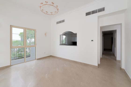 Renovated 4BR Villa | Private Pool | Lake View, picture 4