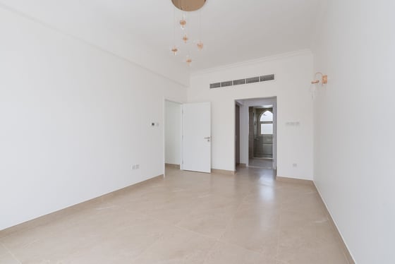 Renovated 4BR Villa | Private Pool | Lake View, picture 17