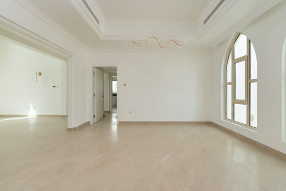 Renovated 4BR Villa | Private Pool | Lake View, picture 6
