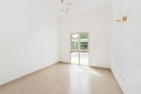 Renovated 4BR Villa | Private Pool | Lake View, picture 5