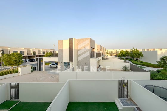 Single Row | Close to Pool | Landscaped Garden, picture 25