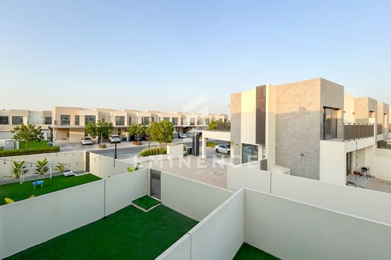 Single Row | Close to Pool | Landscaped Garden, picture 23