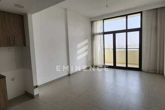 Prime Location | Mid Floor | Big Layout, picture 1