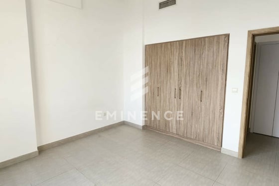 Prime Location | Mid Floor | Big Layout, picture 7