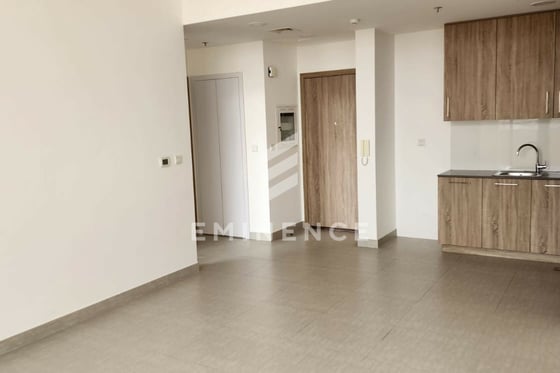 Prime Location | Mid Floor | Big Layout, picture 3