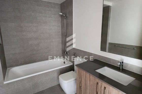 Prime Location | Mid Floor | Big Layout, picture 11