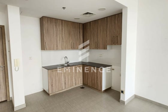 Prime Location | Mid Floor | Big Layout, picture 5