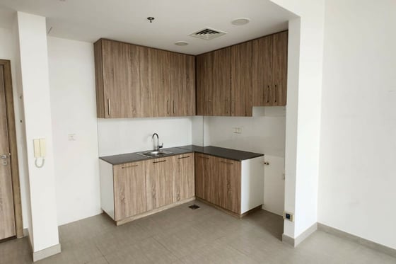 Prime Location | Mid Floor | Big Layout, picture 6
